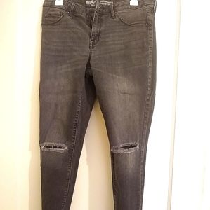 Gray Distressed Raw Hem Jegging